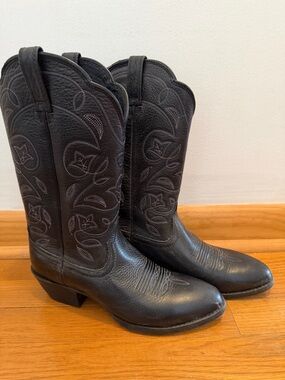 NEW Ariat Women's 8" Deertan Western Round Toe Boots - Size 7.5M